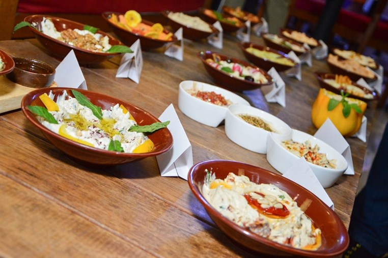 The Hummus Game 